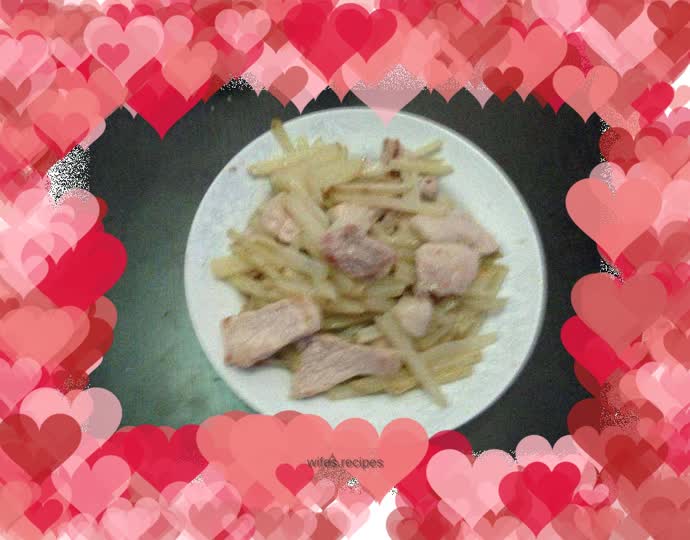 Stir-fried pork slices with shredded potatoes