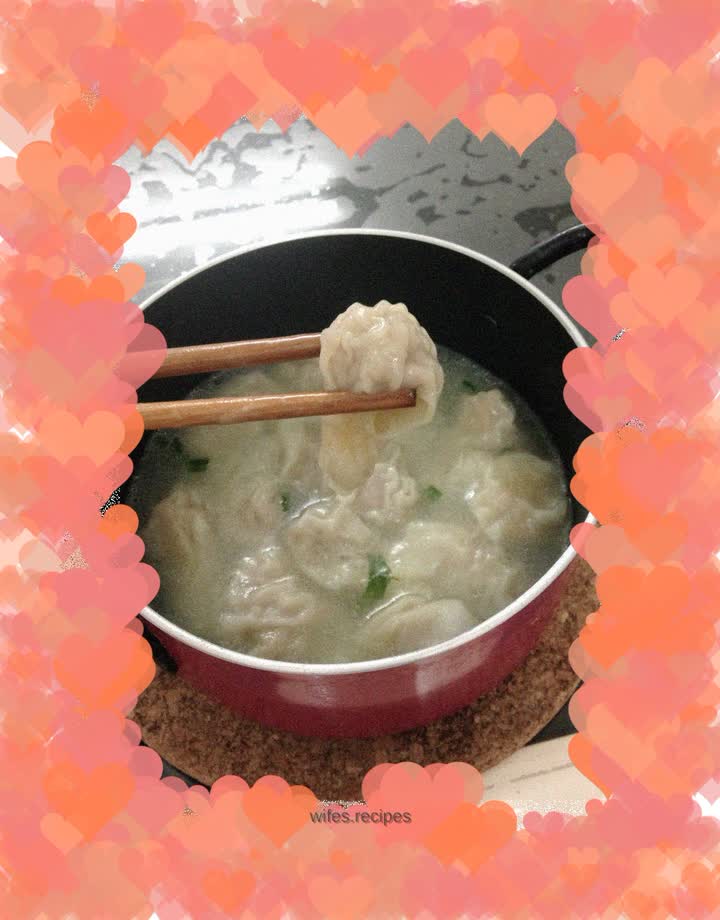 Fresh meat and water chestnut wontons