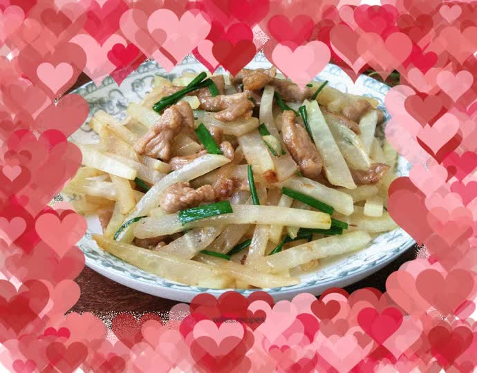 Stir-fried shredded pork with kohlrabi