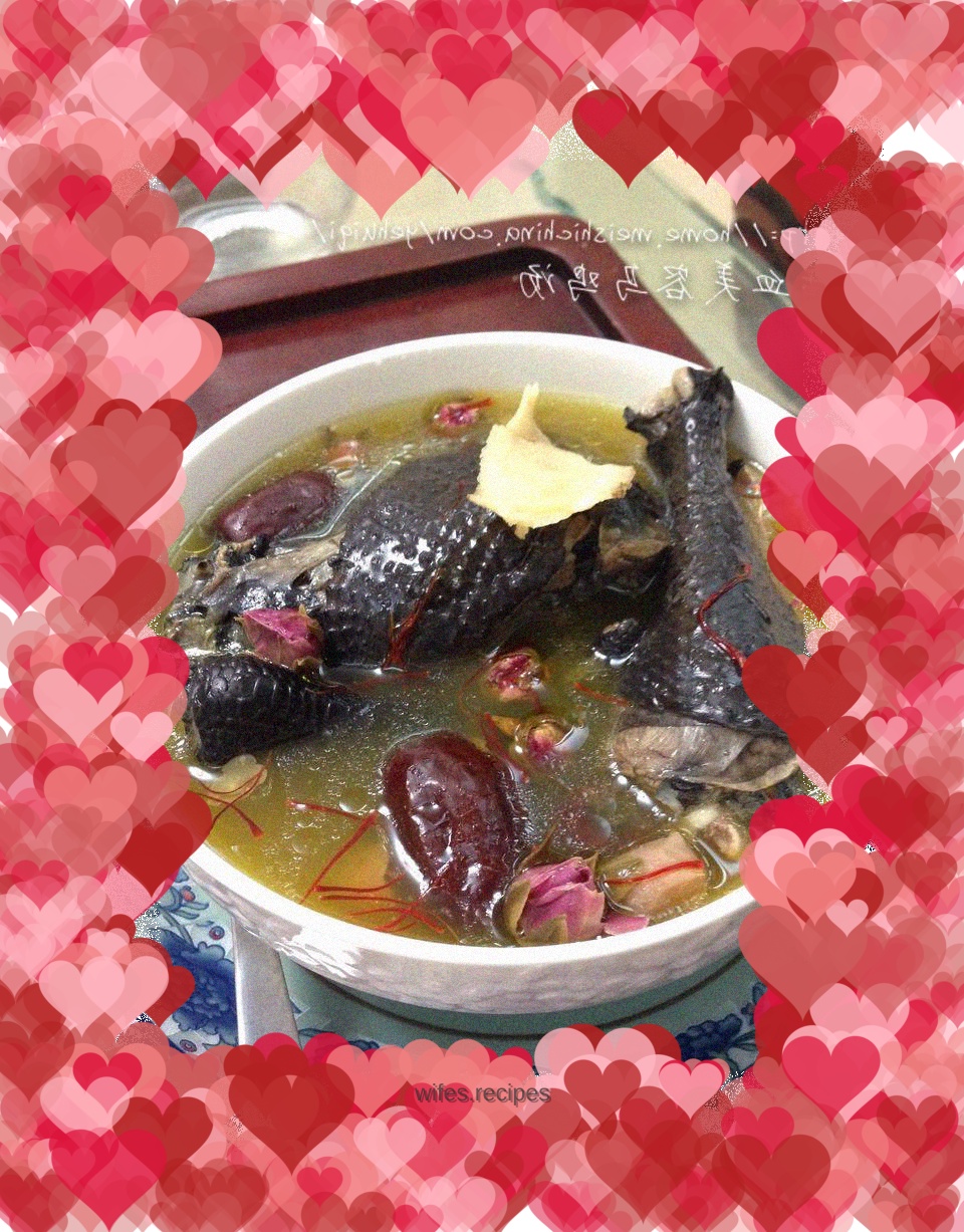 Black-bone chicken soup for blood circulation and beauty