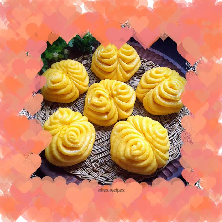 Pumpkin flower roll steamed buns