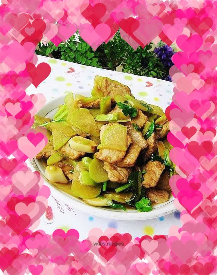 Stir-fried pork slices with chayote