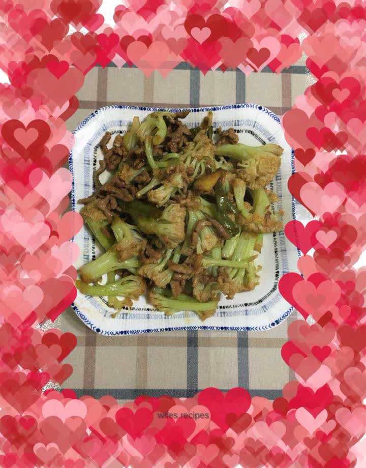 Stir-fried organic cauliflower with shredded pork