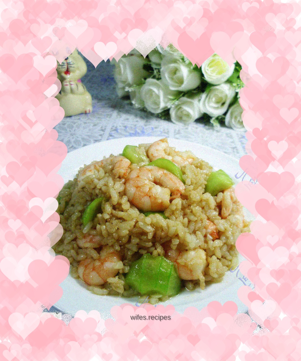 Fried Rice with Luffa and Shrimp in Curry Sauce