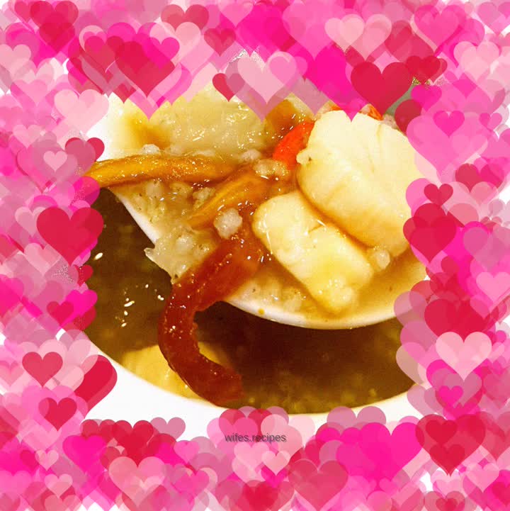 Scallops, millet, white fungus and wolfberry porridge