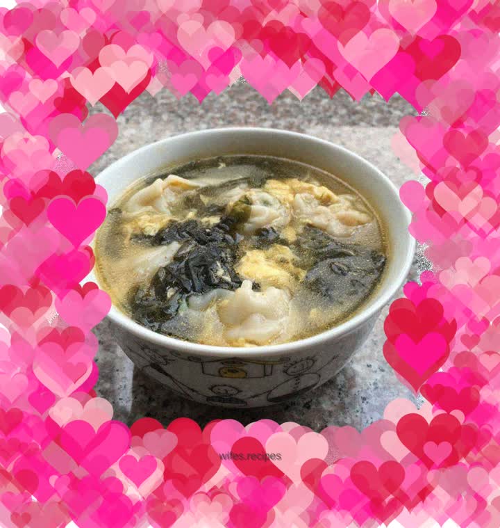 Wonton, seaweed and egg drop soup