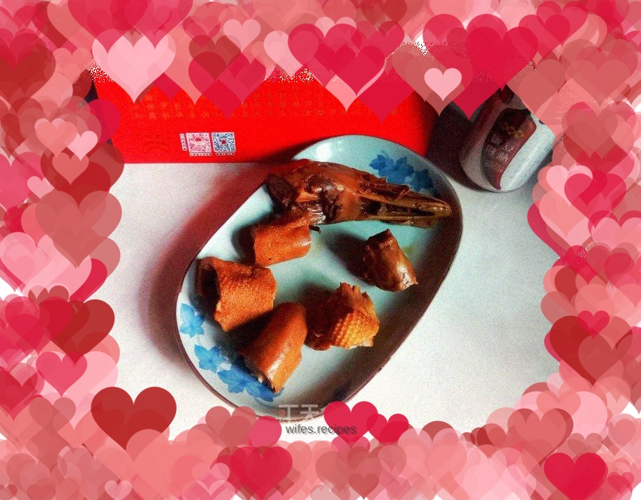 The classic braised sauce makes duck heads fly