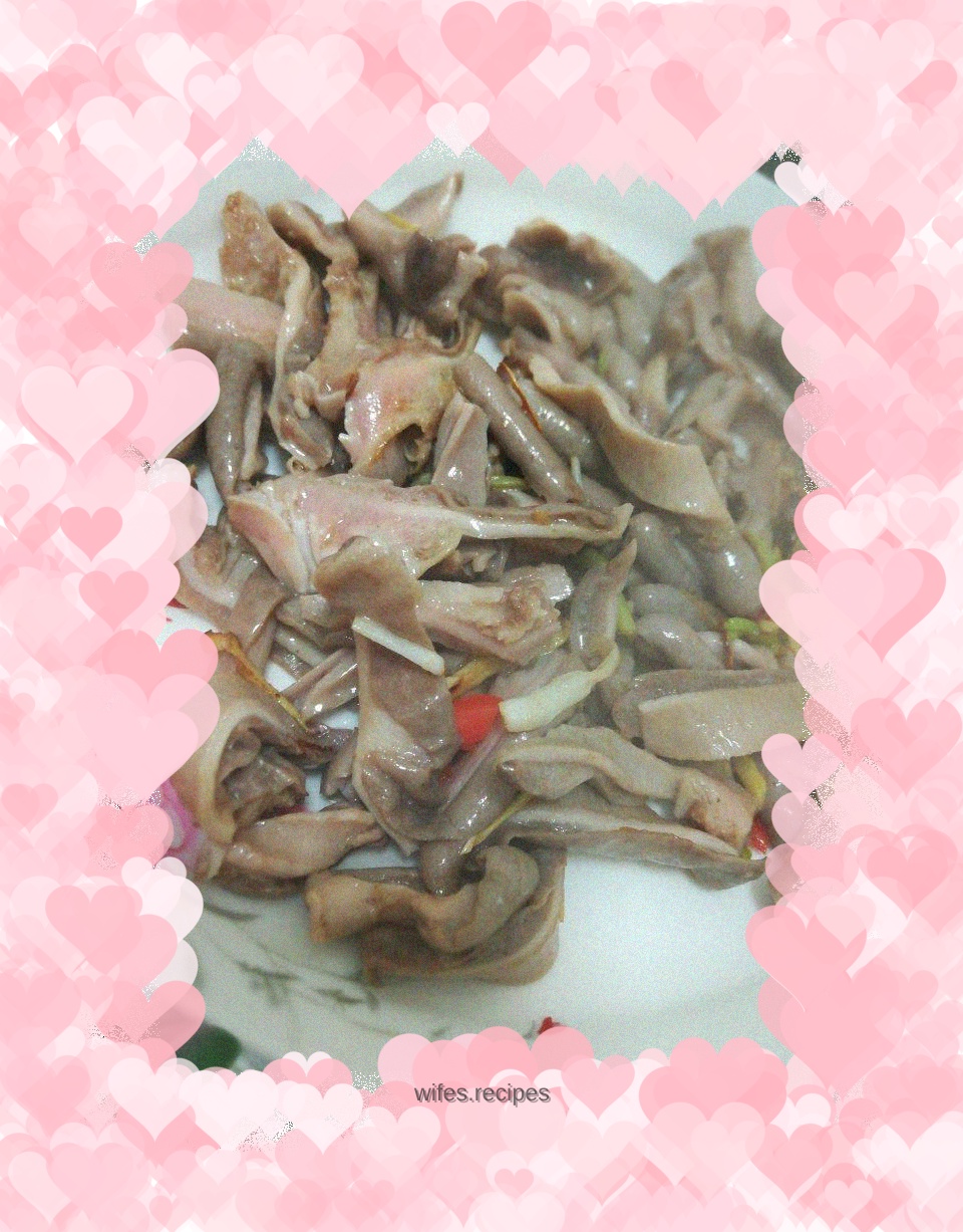 Stir-fried pork belly with onion and ginger