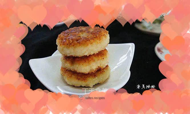 Glutinous rice and meat pancakes