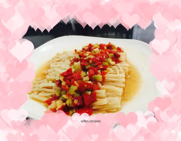 Steamed Enoki Mushrooms with Chopped Pepper