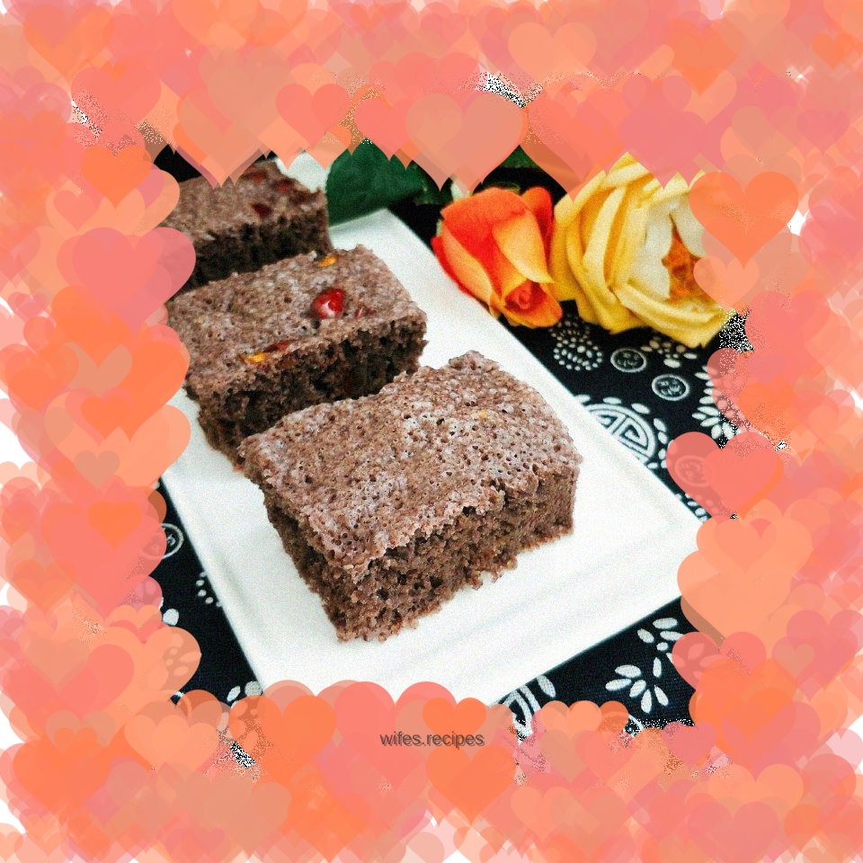 Milky black rice cake