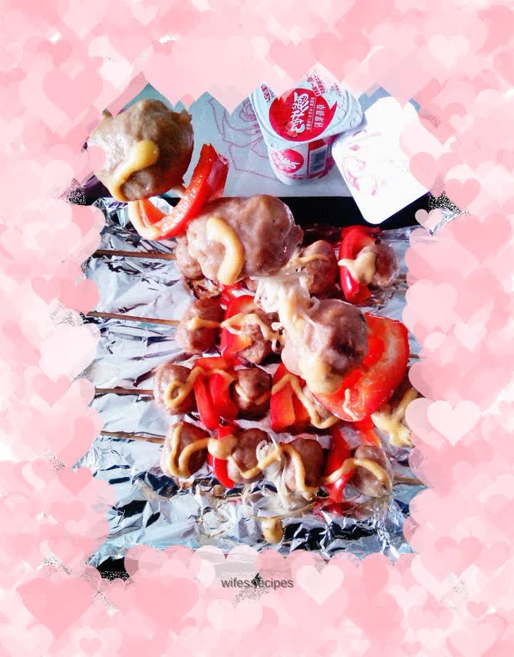 Spicy meatball skewers