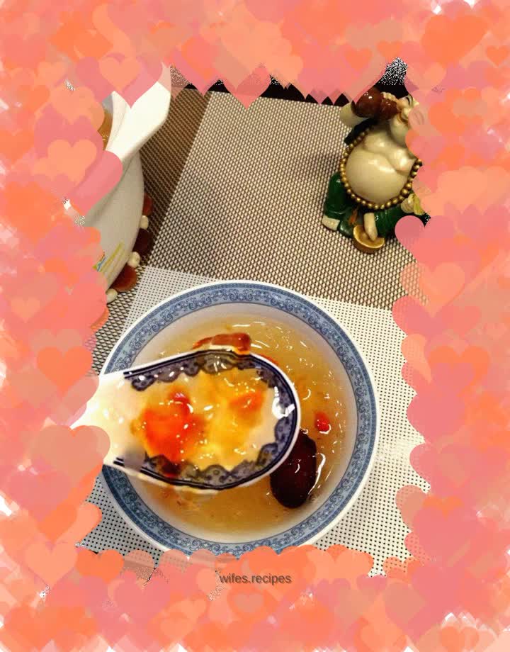 Tremella and saponin rice stewed with peach gum