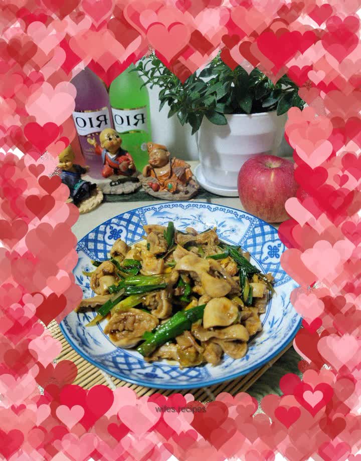 Stir-fried raw intestines with green garlic