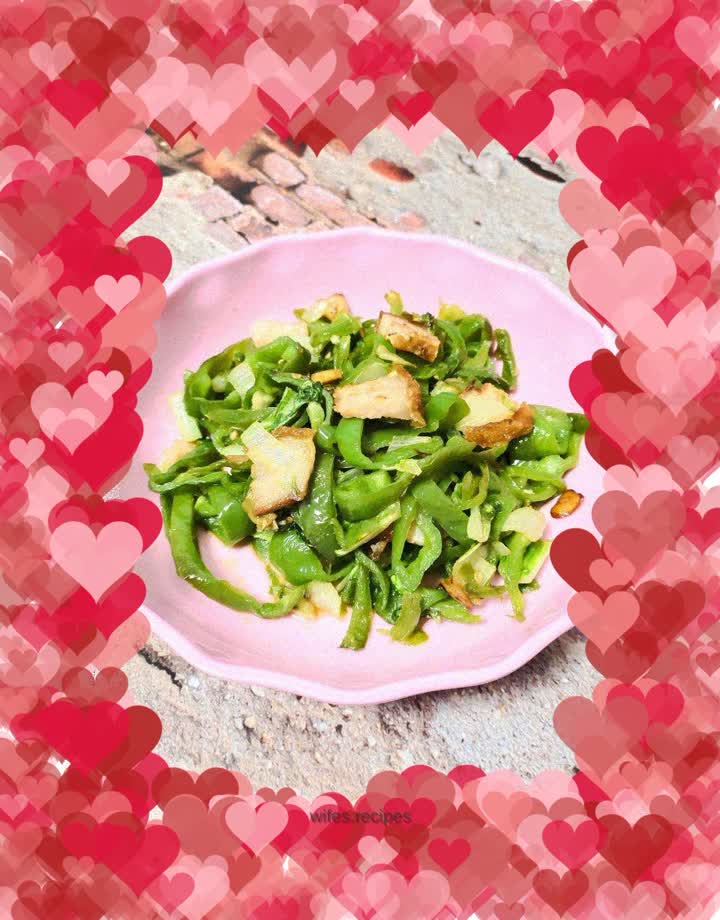 Stir-fried green peppers