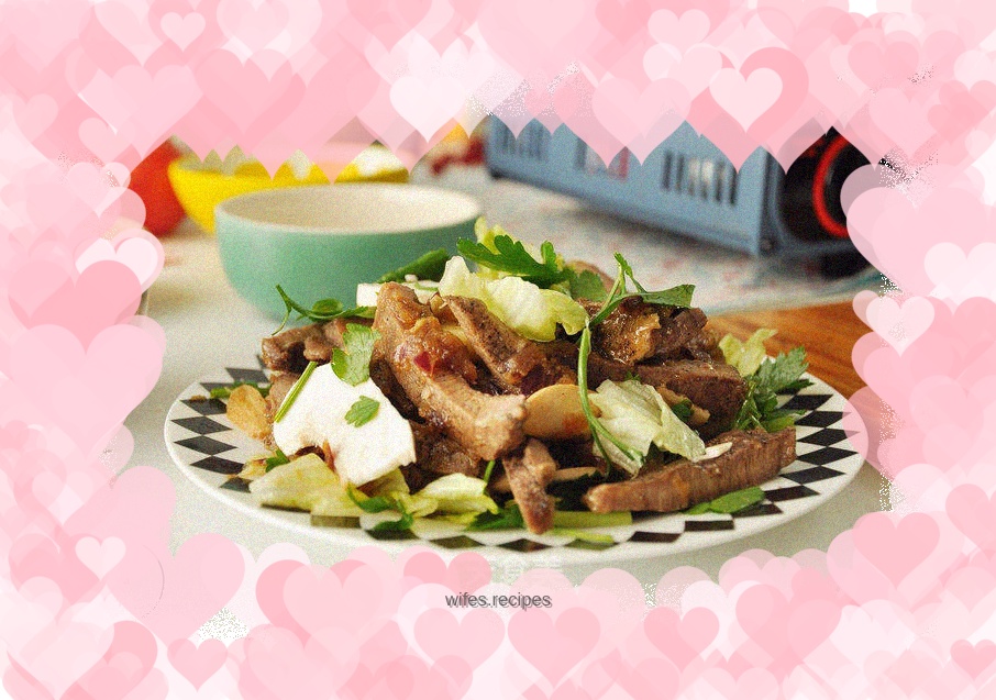 Steak salad made in a cast iron pan