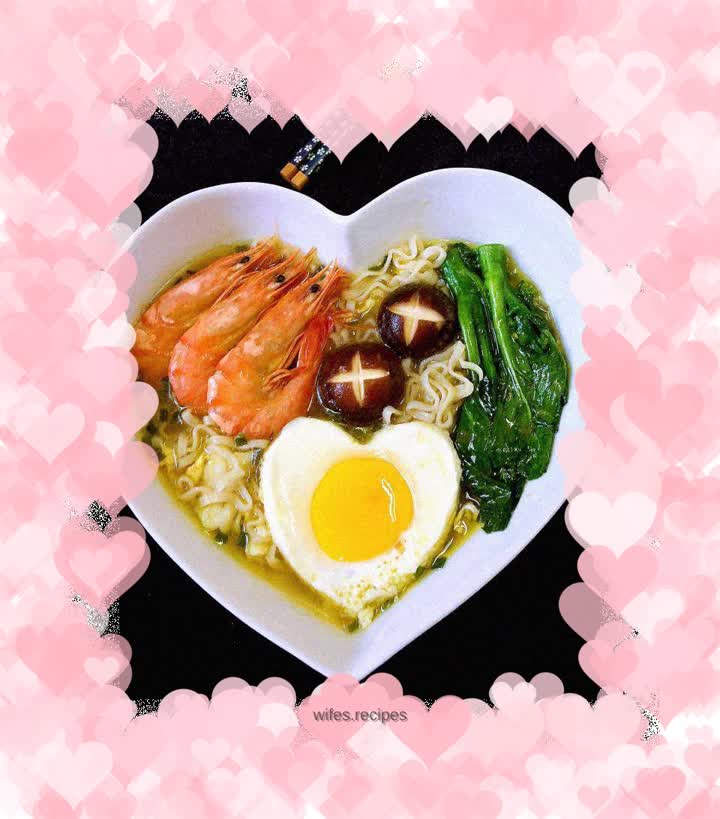 Shrimp and egg noodle soup