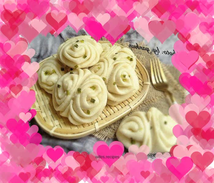 Tender oven-fried scallion rolls