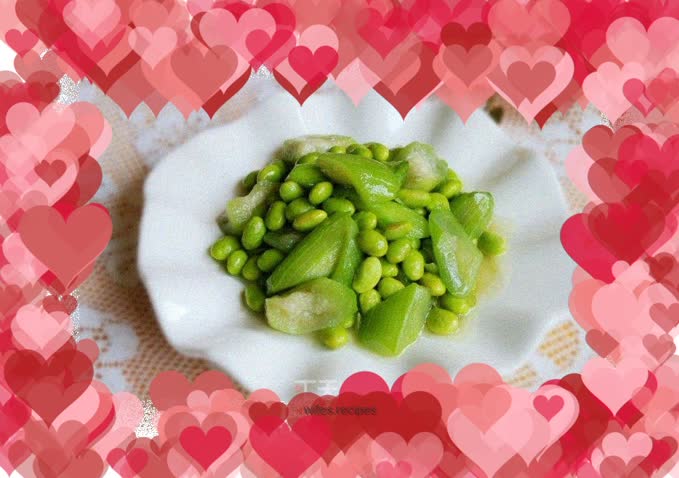 Stir-fried edamame with loofah