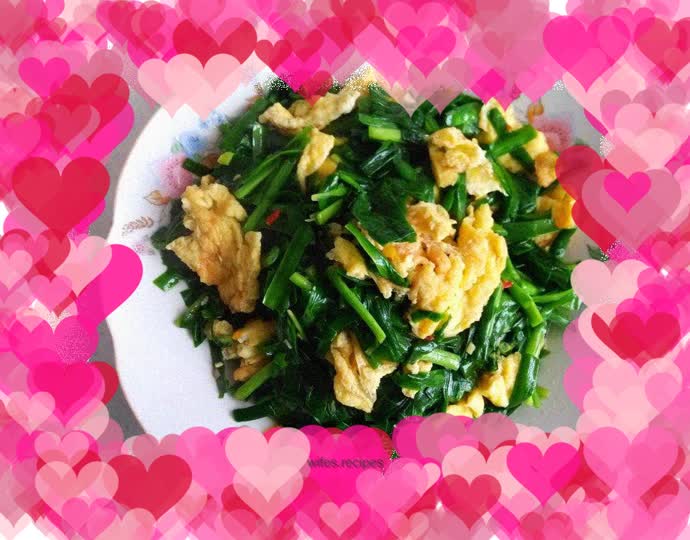 Fried eggs with chives