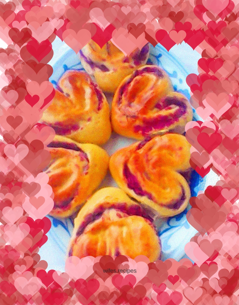 Purple sweet potato heart-shaped bread