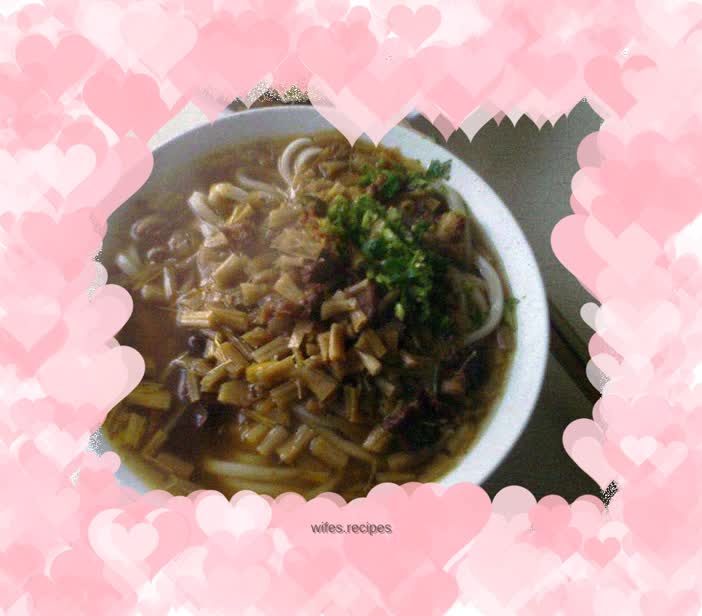 Yellow flower beef noodles