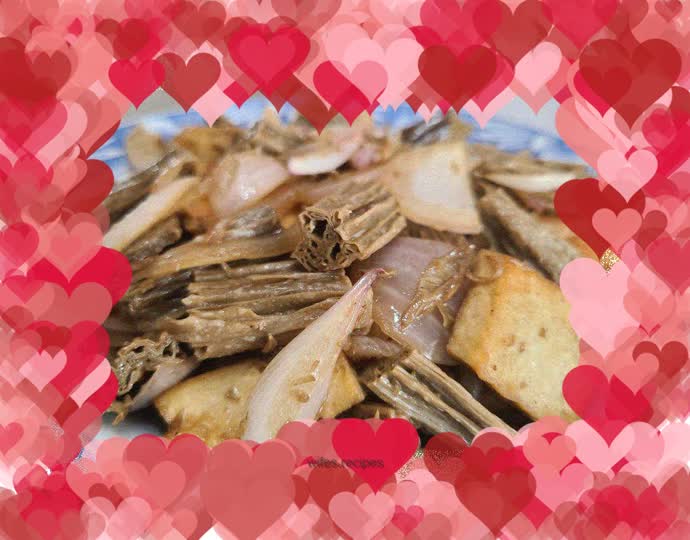 Stir-fried black bean curd with onion and tofu