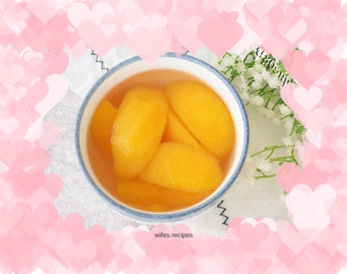 Homemade pure natural canned yellow peaches