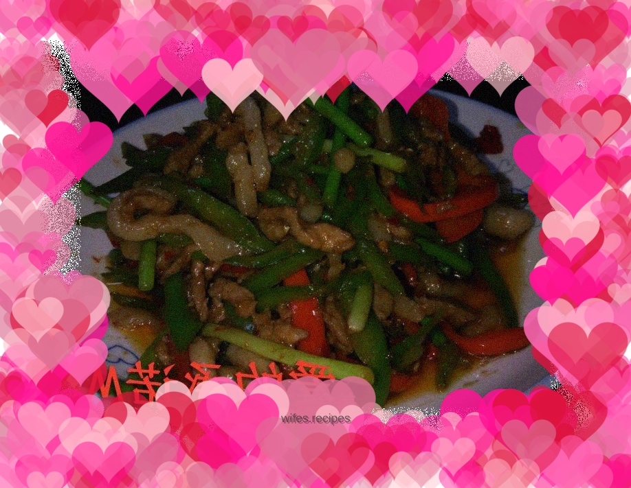 Shredded pork with green and red pepper and garlic moss