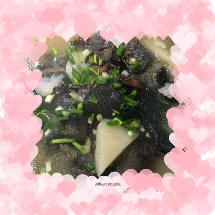 Excellent nourishing food——Yam and black-bone chicken soup