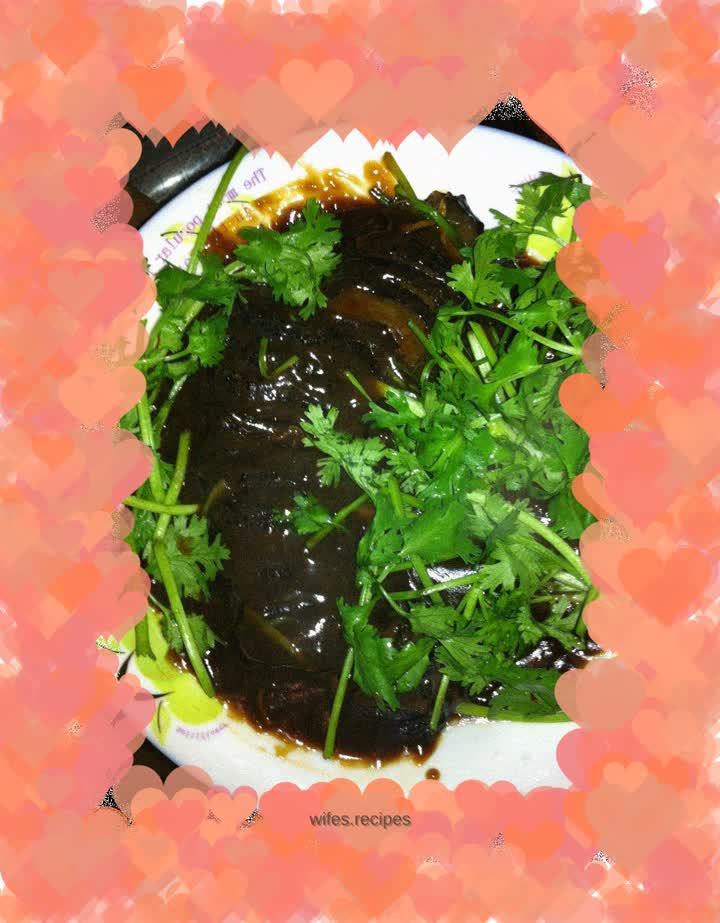 Braised sea cucumber with scallion oil