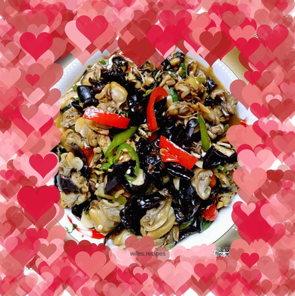 Stir-fried shells with black fungus