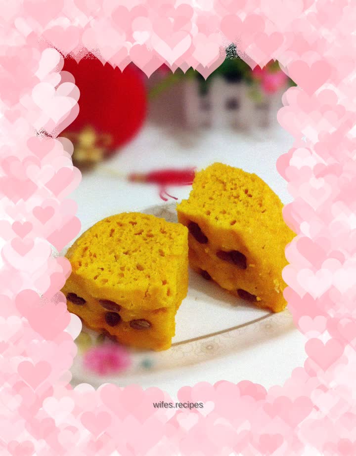 Pumpkin raisin steamed cake
