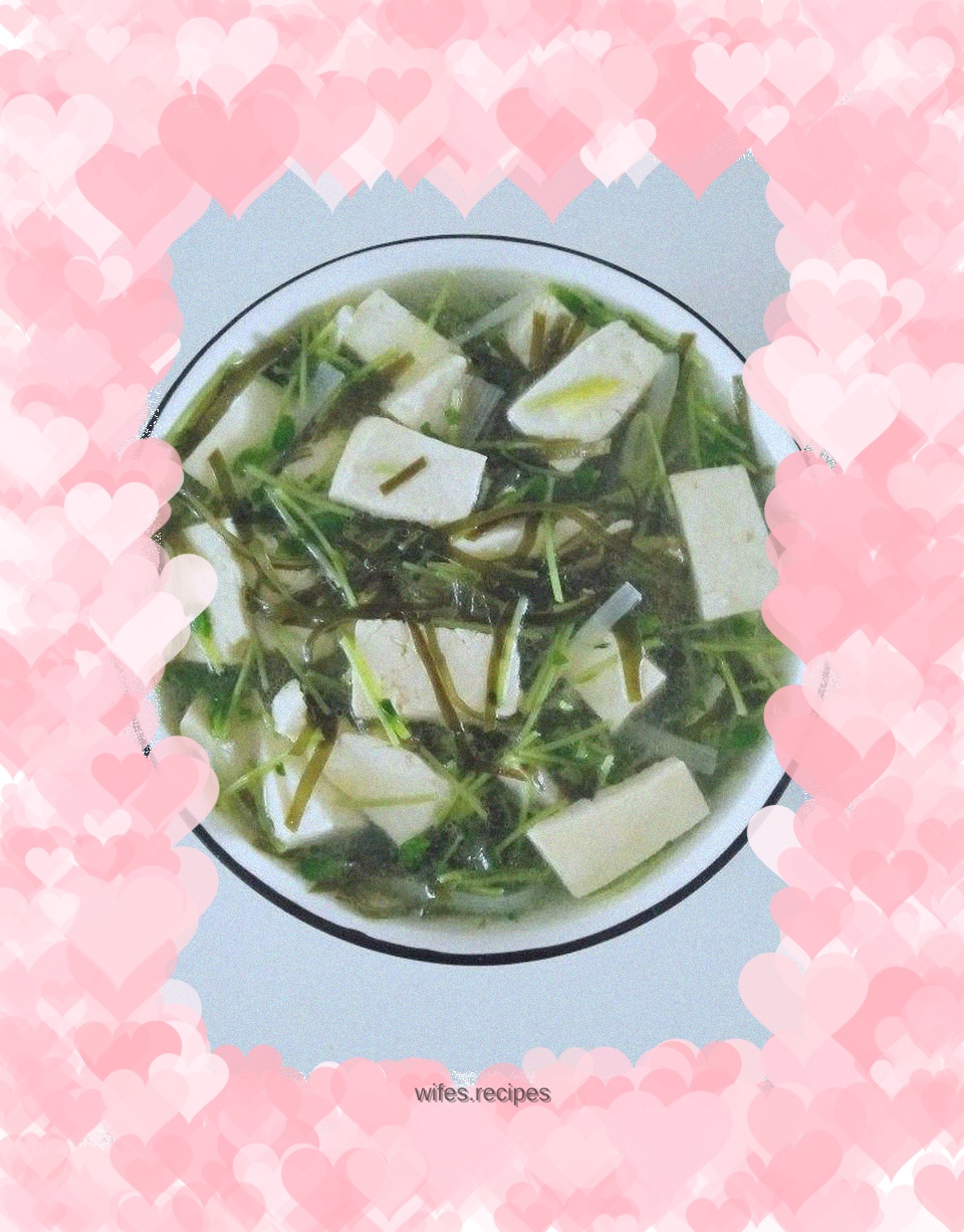 Kelp Pea Sprouts Tofu Soup