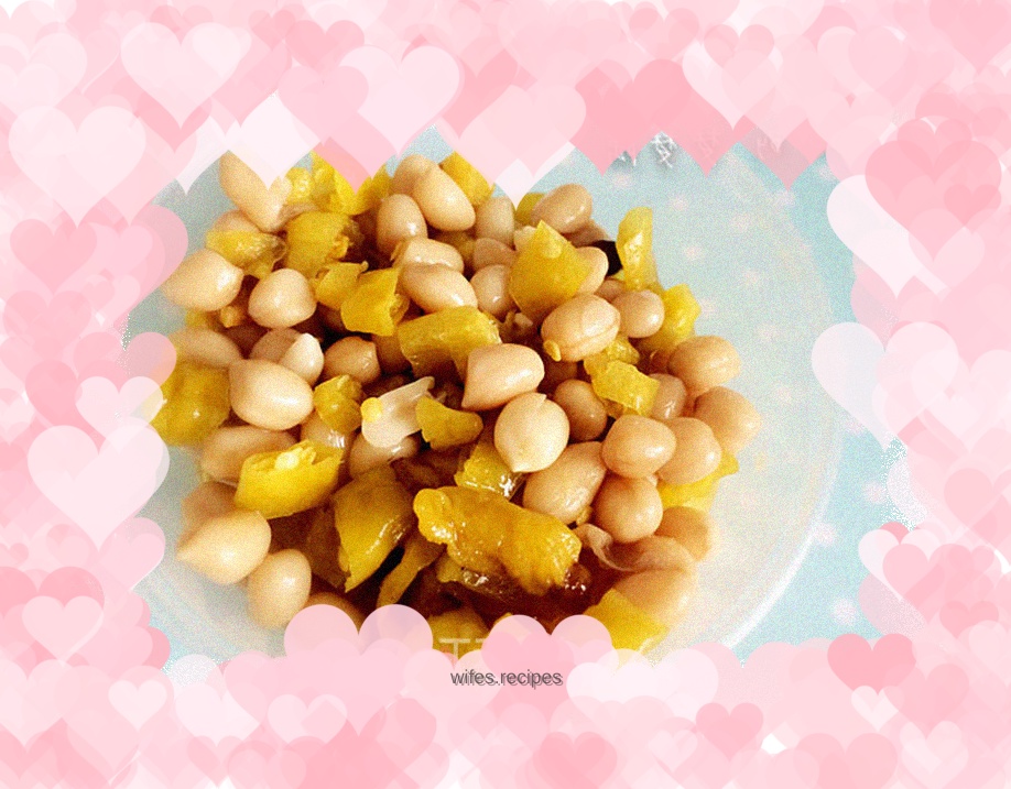 Home version of pickled pepper and peanuts