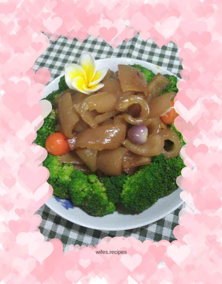 Pork rinds in oyster sauce