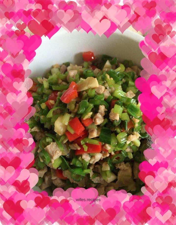 Diced vegetables with diced meat