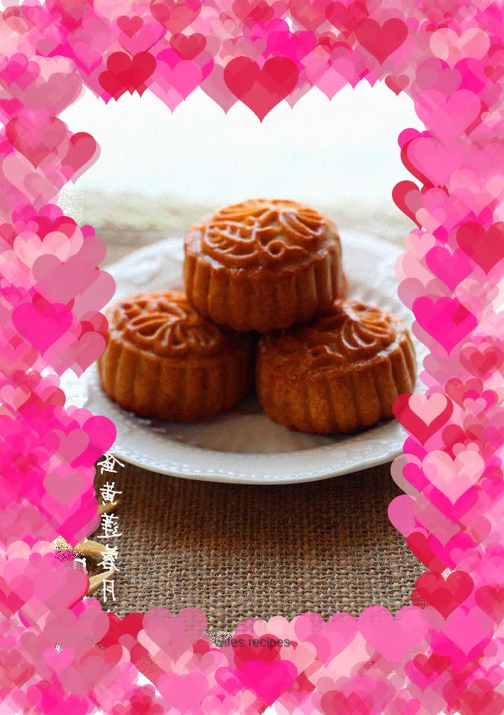 Egg Yolk Lotus Paste Mooncake