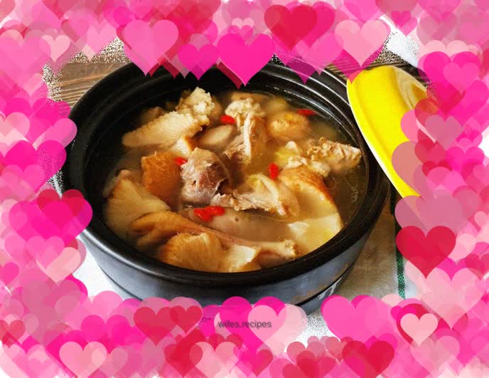 Hericium mushroom stewed in chicken soup