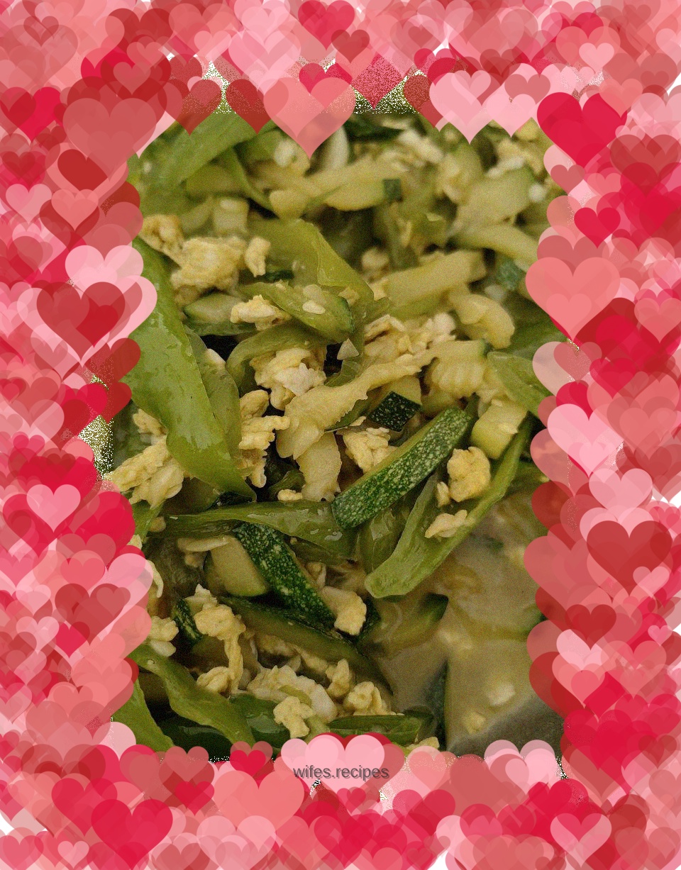 Stir-fried tender pumpkin with eggs, green peppers