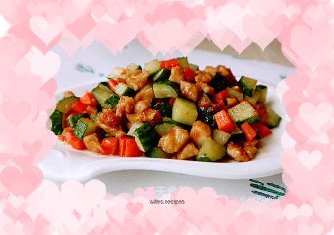 Stir-fried diced chicken with cucumber and carrot