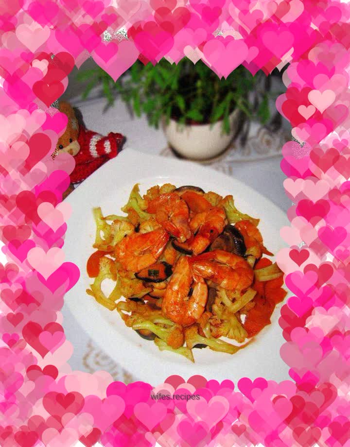 Stir-fried organic cauliflower with shrimp