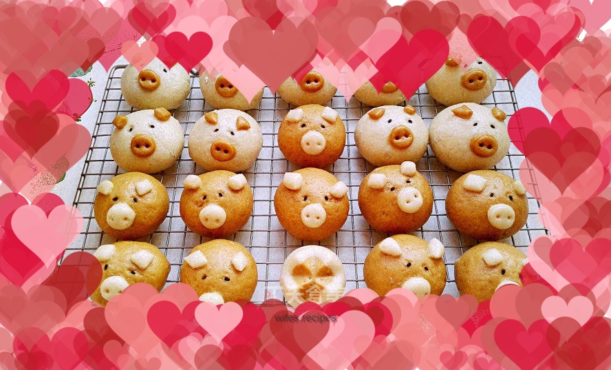 Variety of pasta: two-color piggy buns