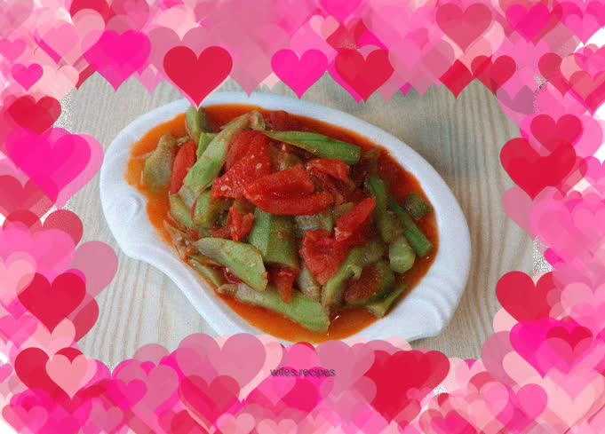 Stir-fried loofah with tomatoes