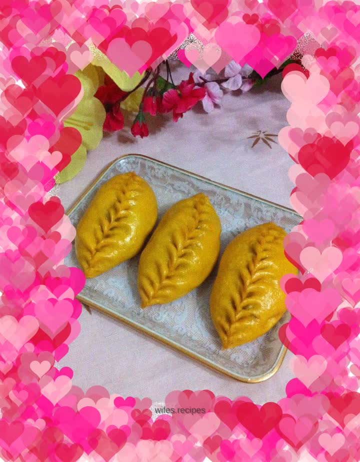 Pumpkin fermented noodles and cabbage vegetarian steamed buns