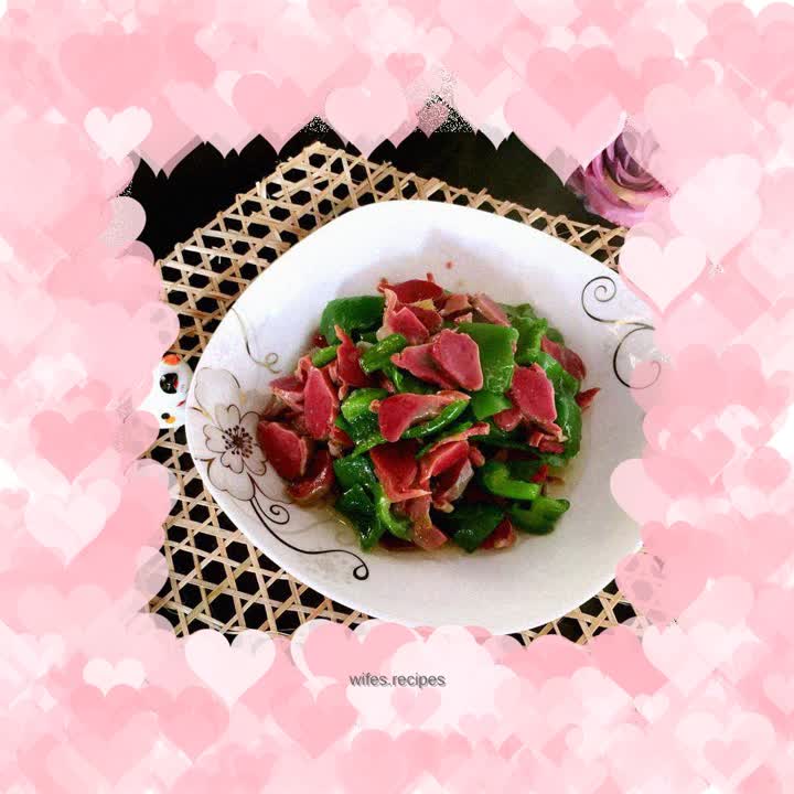 Stir-fried duck with green pepper