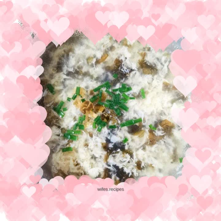 Seaweed and egg drop soup