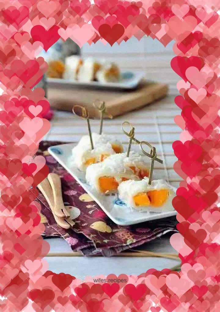 Coconut milk and mango glutinous rice rolls