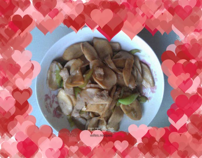 Stir-fried Pork Slices with Coprinus Mushrooms
