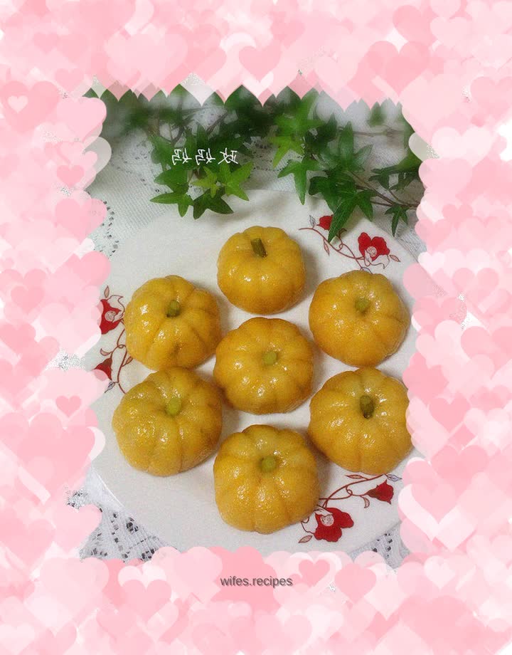 Small pumpkin with bean paste